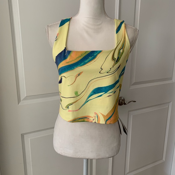 Nike Aurora Women's Cropped Marbled Tank - Picture 10 of 16